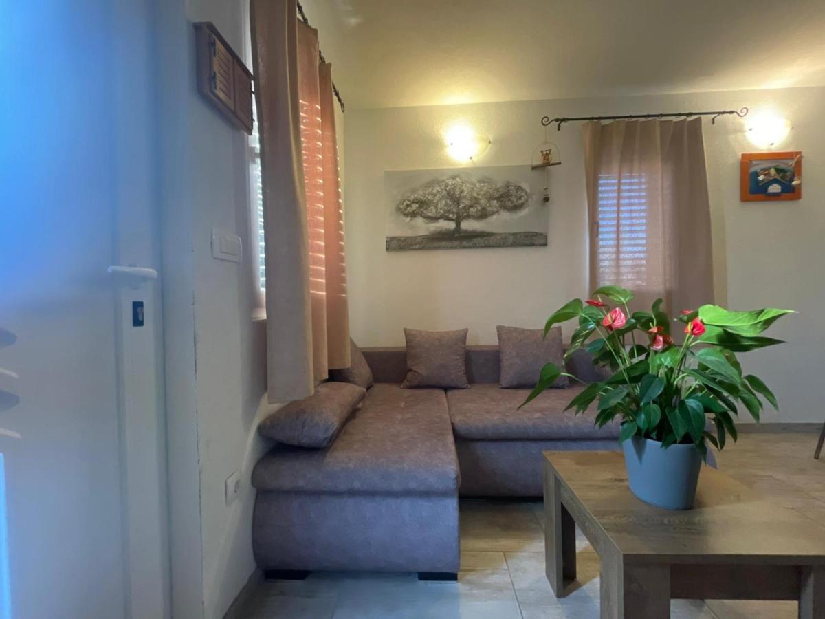 Studio Apartment Dona Trogir Luaran gambar
