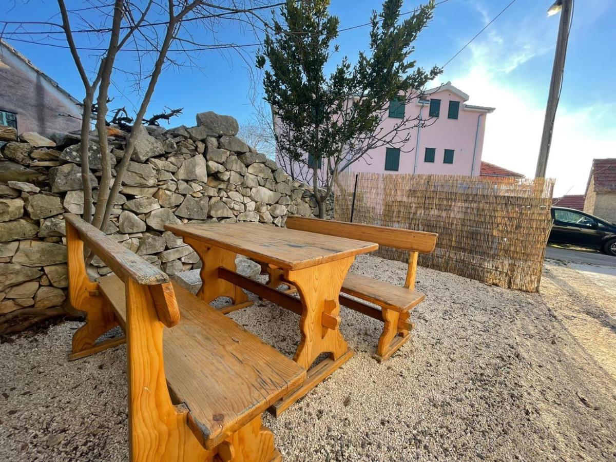Studio Apartment Dona Trogir Luaran gambar