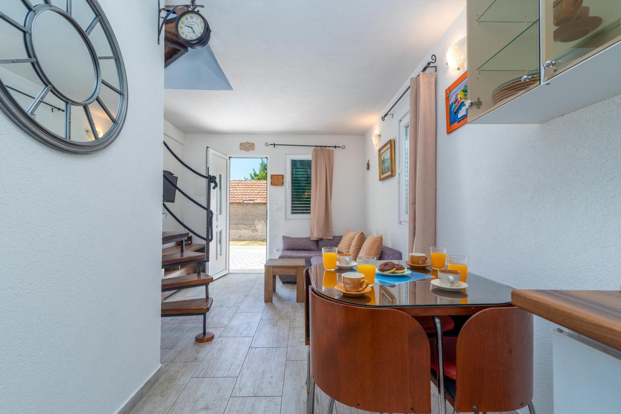 Studio Apartment Dona Trogir Luaran gambar