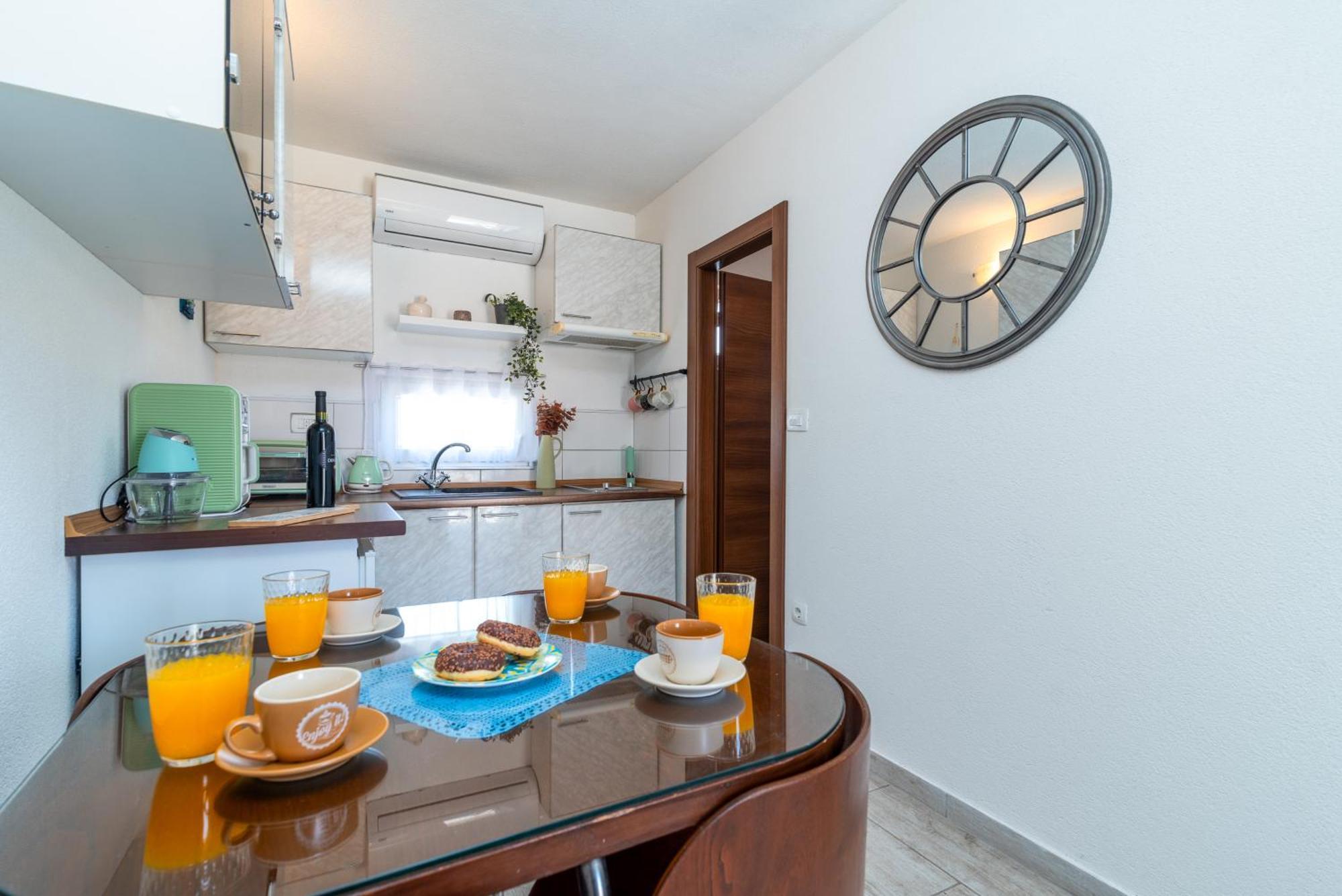 Studio Apartment Dona Trogir Luaran gambar