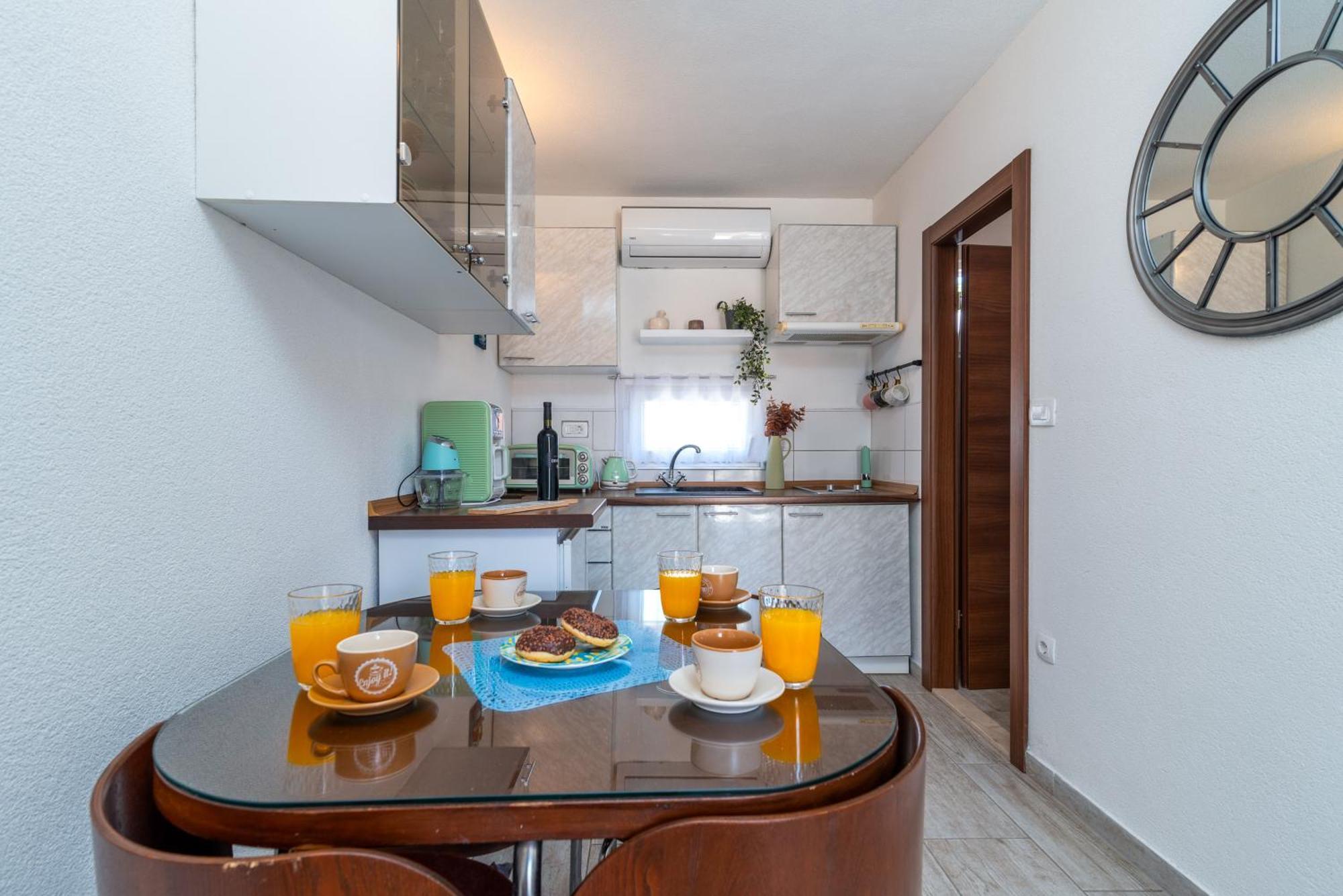 Studio Apartment Dona Trogir Luaran gambar